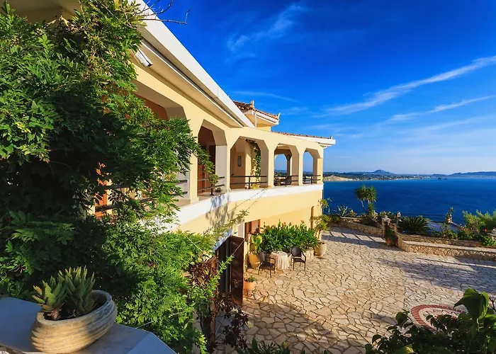 Villa Akros And Suites
