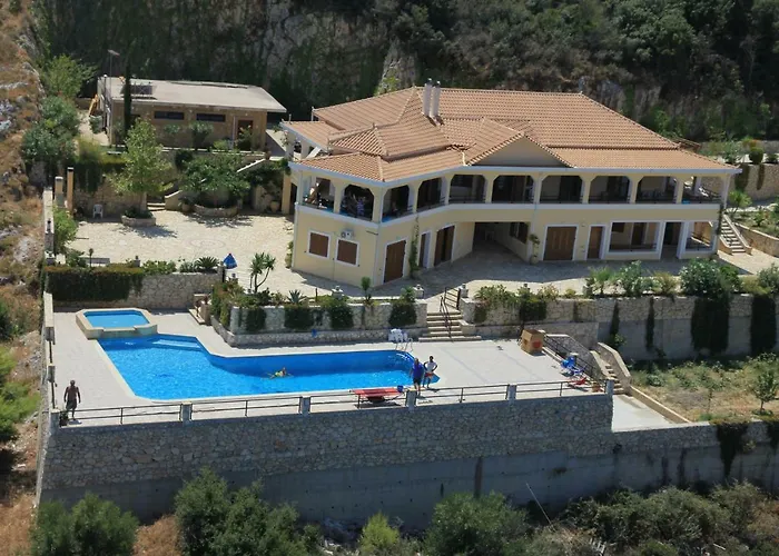 Villa Akros And Suites